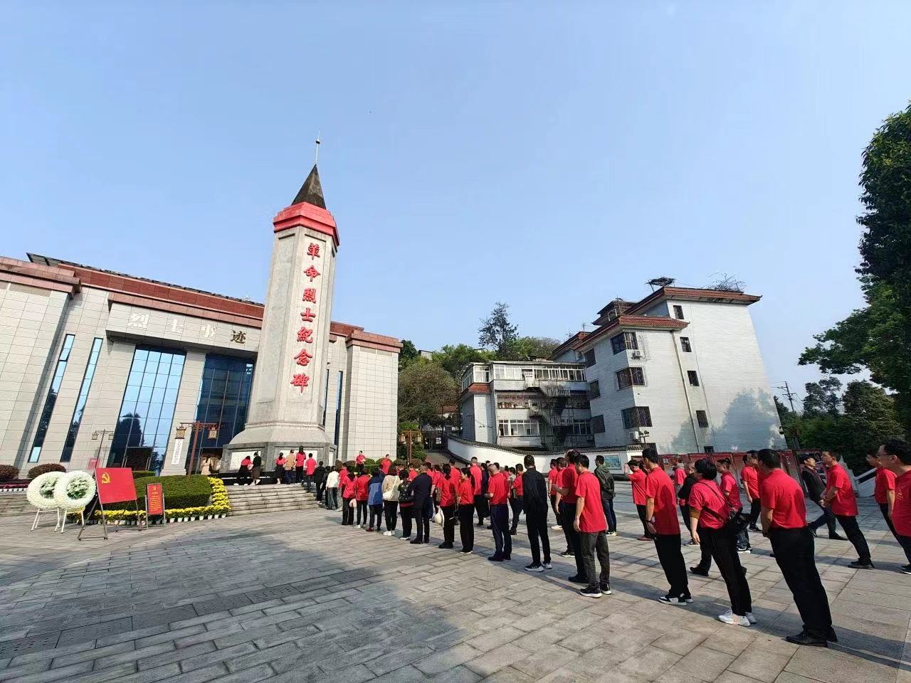 1712107101422.jpg 2021392238.jpg